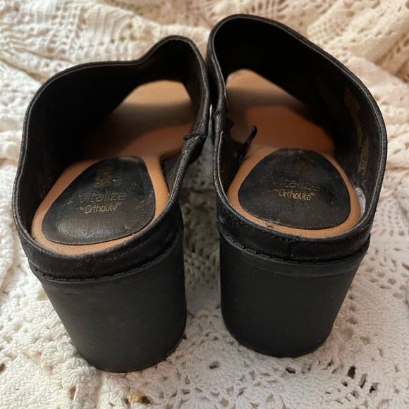 Size 10 med very soft and comfortable shoe - Picture 9 of 12